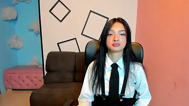 Aurora 18 online show from November 13, 3:33 pm