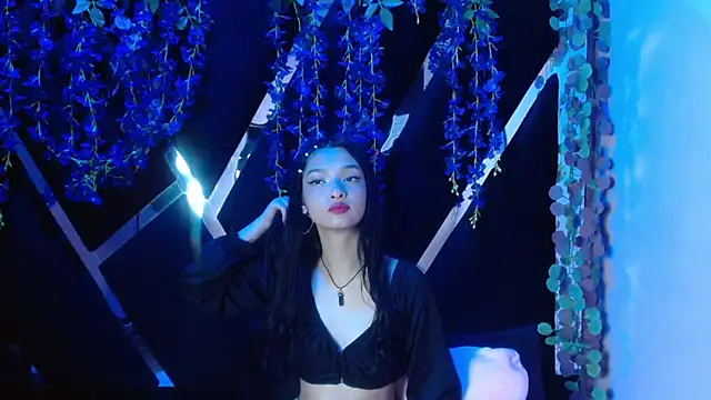 Snapshot of Aurora_18 chatting on September 18, 2:37 pm Aurora 18 online show from September 18, 2:37 pm