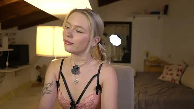 LexieLoree online show from November 16, 4:14 am