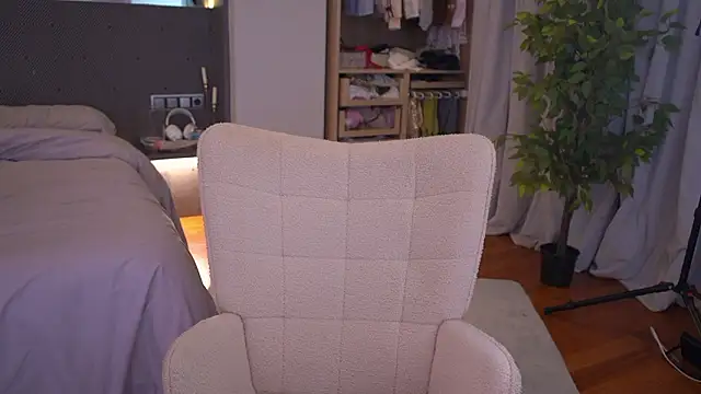 LexieLoree online show from March 19, 3:11 am