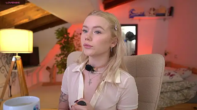 LexieLoree online show from February 4, 4:04 am