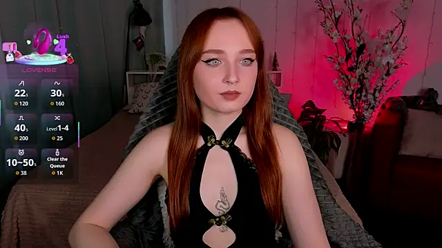 Snapshot of Emma_Chery chatting on October 20, 5:54 am Emma Chery online show from October 20, 5:54 am