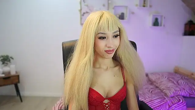 Amai  Liu online show from November 18, 7:04 pm