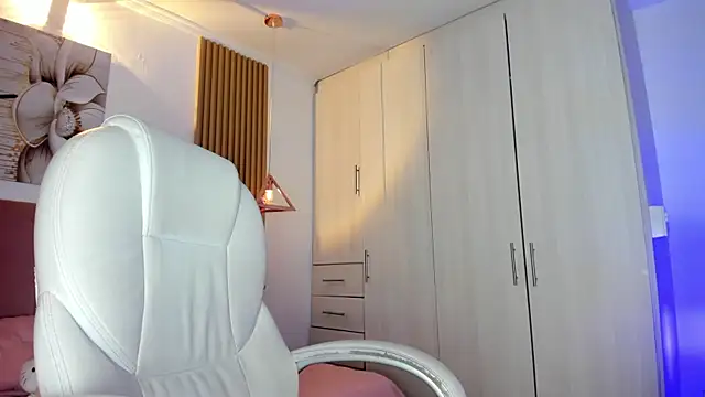 mia nevaeh online show from March 30, 10:42 pm