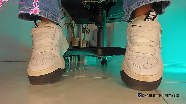 charlotte  grey online show from November 29, 9:19 pm