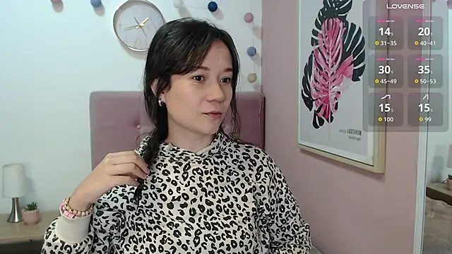 Snapshot of lanna_1878 chatting on October 17, 1:25 pm lanna 1878 online show from October 17, 1:25 pm