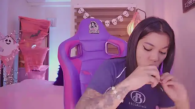 madelyn rose  online show from October 29, 2:49 am