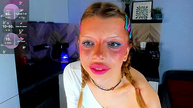 Hannah Carr online show from March 14, 6:09 pm