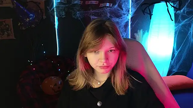 LitaBrom online show from October 23, 1:44 am