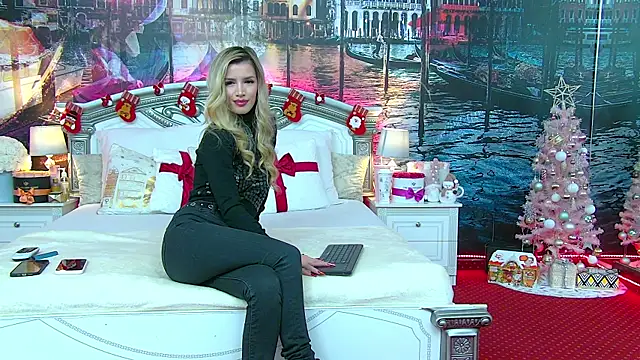 IvySamek online show from December 18, 7:51 pm