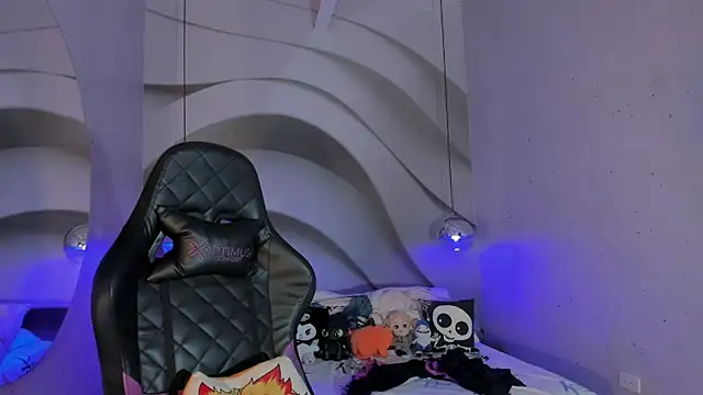 IamNayuta online show from November 28, 8:23 pm