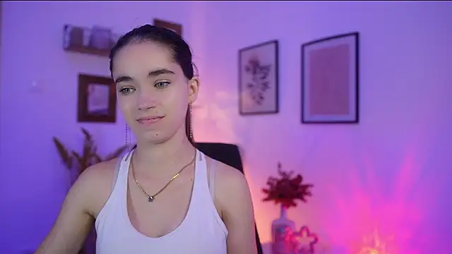 Gia Paige18 online show from November 4, 2:00 pm