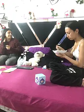 1lovelygirls online show from September 9, 1:33 pm