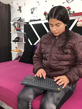 1lovelygirls online show from November 5, 12:10 pm