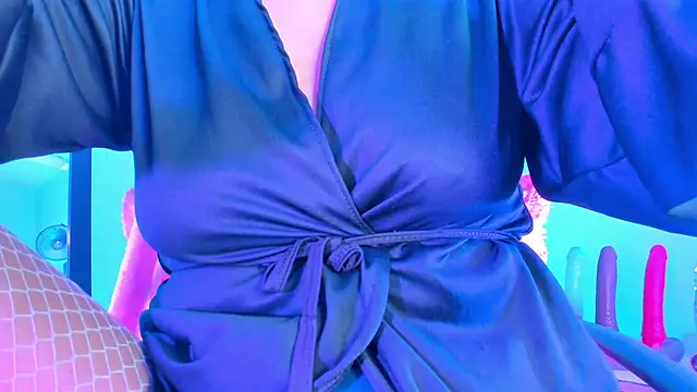 kuromi69 online show from June 27, 6:14 am