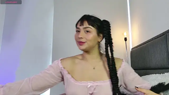 lady ni  online show from November 7, 1:17 pm