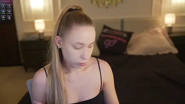 Linda054 online show from October 26, 12:11 pm