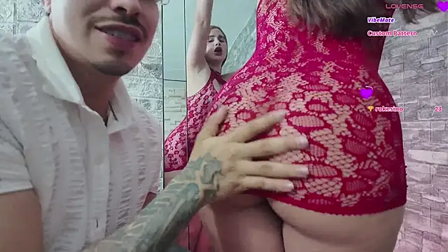 HotCouple 697 online show from April 12, 10:34 pm