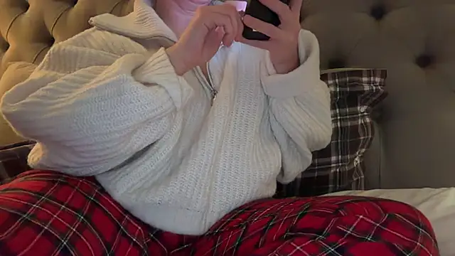 Sandysecret online show from December 14, 9:20 pm