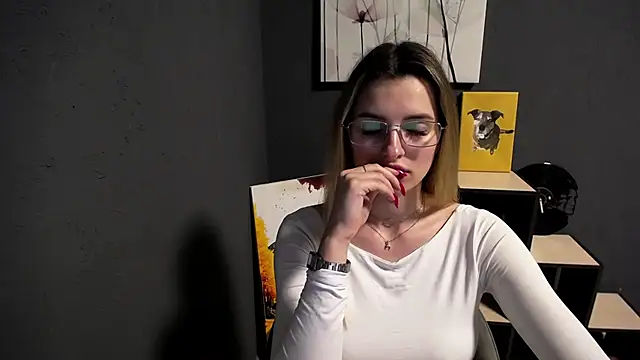 lady olivia  online show from May 14, 3:40 pm