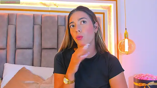 elianabrown online show from December 15, 10:59 pm