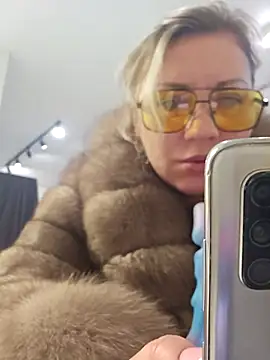 zarina3003 online show from December 15, 8:25 pm