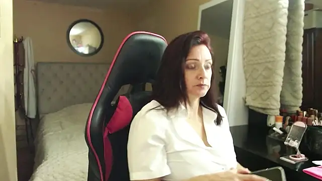 Carol Scottt online show from March 21, 10:15 pm