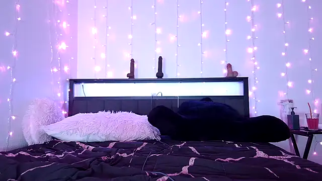 QueenLolaX online show from July 26, 10:01 am