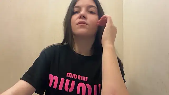 Lina Most online show from November 25, 9:15 pm