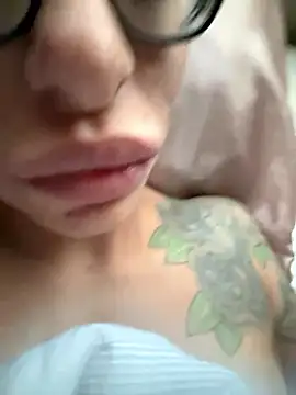 myloveforyouu online show from January 15, 1:39 pm