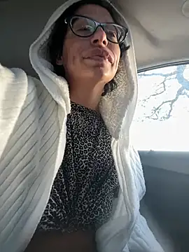 myloveforyouu online show from March 19, 1:15 pm