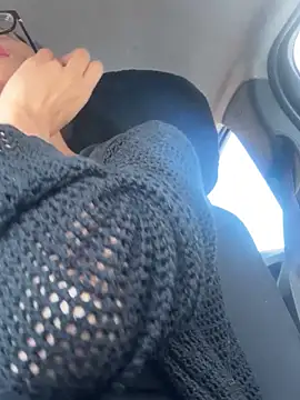 myloveforyouu online show from October 18, 2:09 pm