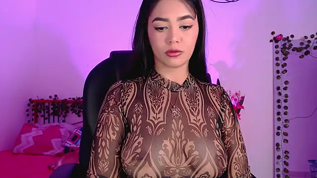 azzahara069 online show from May 15, 1:43 am