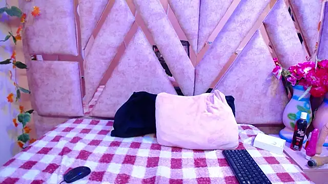 Azul Horny18 online show from February 20, 6:26 am