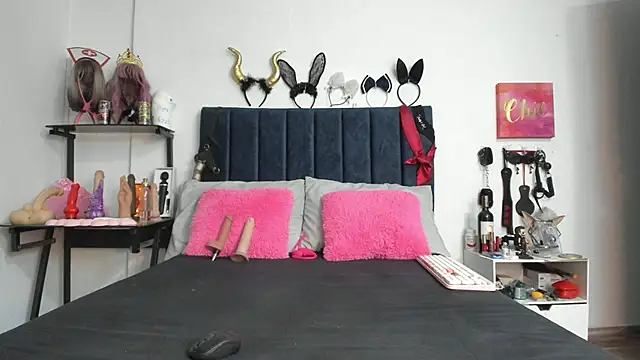 emmily giraldo online show from October 6, 12:22 pm