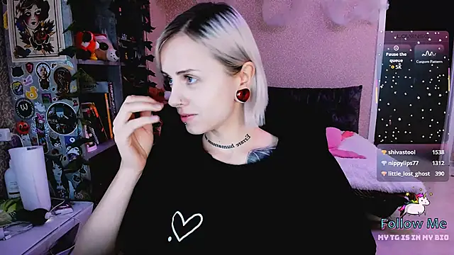 NaniMoore online show from November 23, 9:49 pm