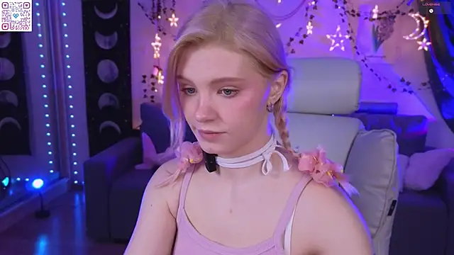 Moonlight Mia online show from March 27, 10:21 pm