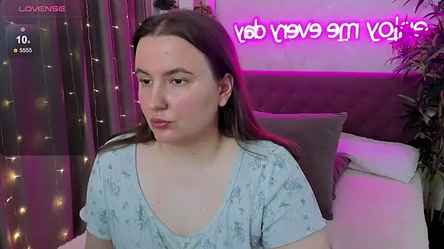 FeralPeach online show from May 16, 7:44 am