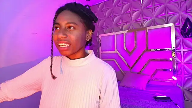 Queen perla  online show from April 15, 12:17 pm