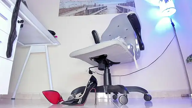 thais dreams online show from April 13, 12:50 pm