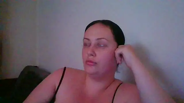 Snapshot of CurvyQueen2023 chatting on September 23, 8:51 pm CurvyQueen2023 online show from September 23, 8:51 pm
