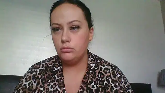 CurvyQueen2023 online show from December 2, 11:01 am