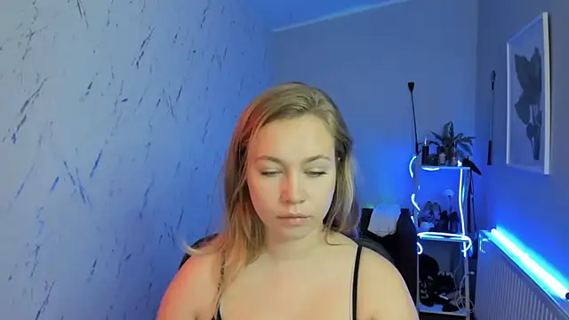 Snapshot of holly_xglam chatting on September 9, 5:13 pm holly xglam online show from September 9, 5:13 pm