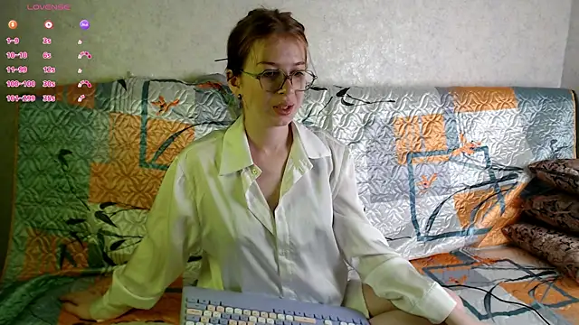 Snapshot of KatalinaAmore chatting on September 13, 3:53 pm KatalinaAmore online show from September 13, 3:53 pm