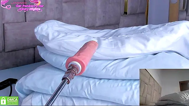 Eris Rose online show from November 21, 8:44 pm