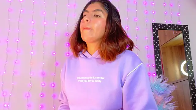 im anna  online show from February 13, 8:10 pm