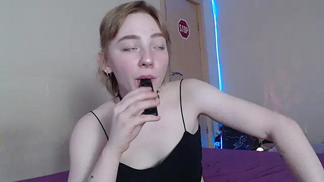 Lexy Lovy online show from March 29, 7:07 am