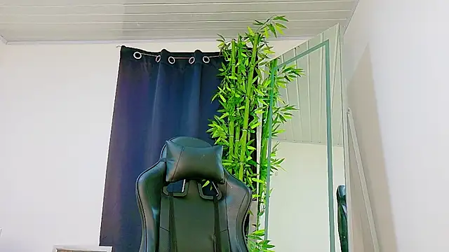 scarlet-jonesx online show from December 2, 11:29 pm