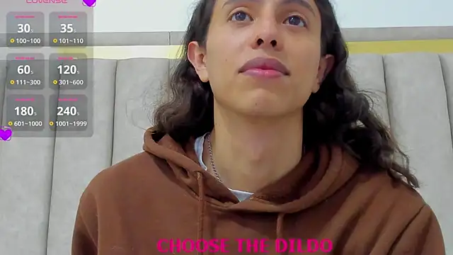 FreyaMoller online show from November 18, 7:15 pm