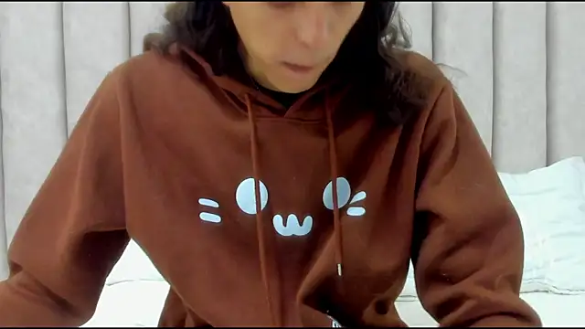 FreyaMoller online show from December 2, 1:35 pm